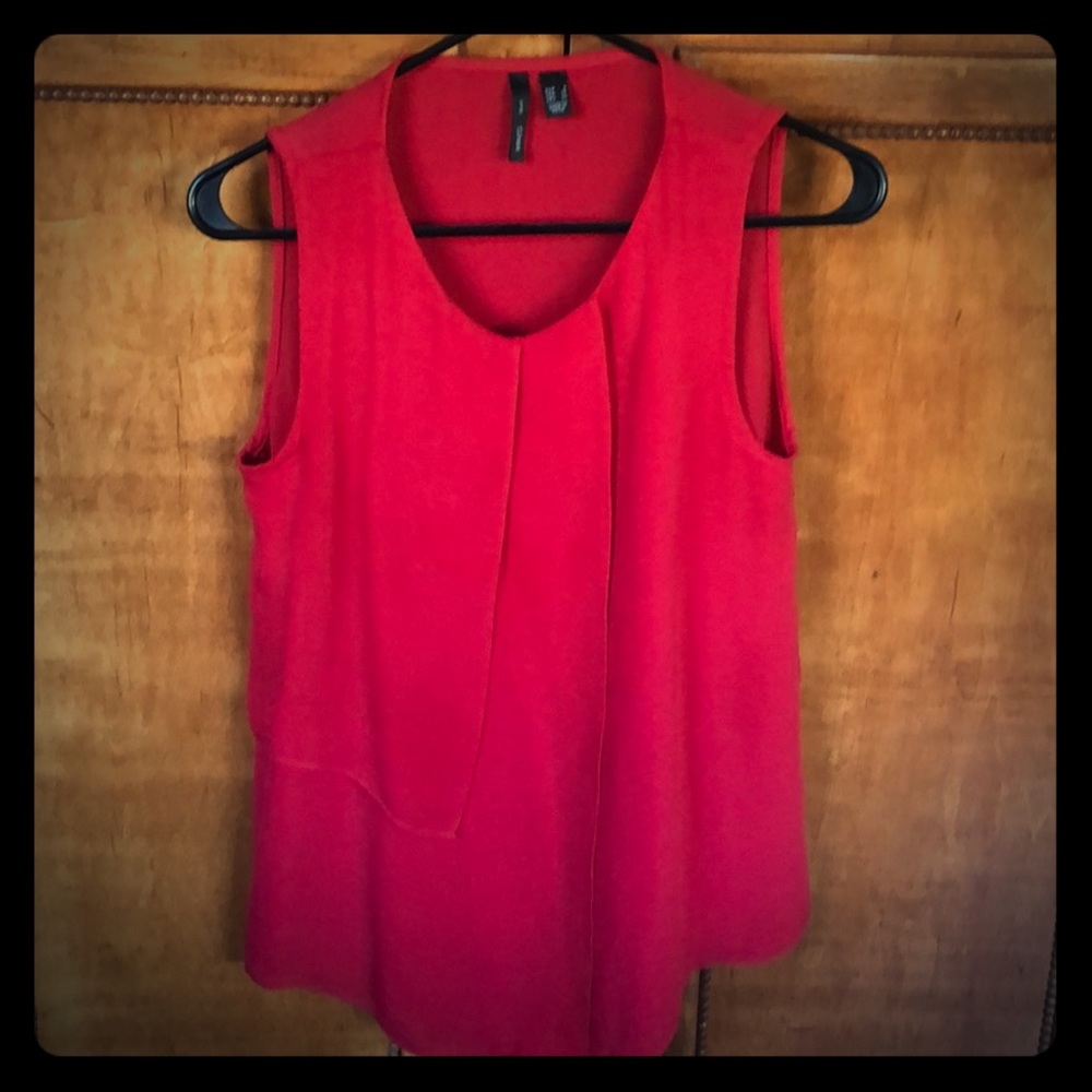 Sleeveless blouse